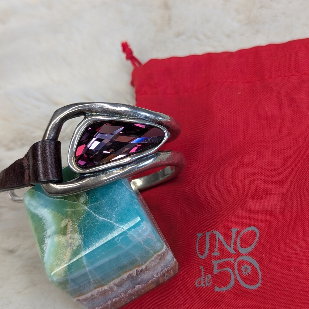 UNOde50 Silver and leather Bracelet with Garnet colored crystal